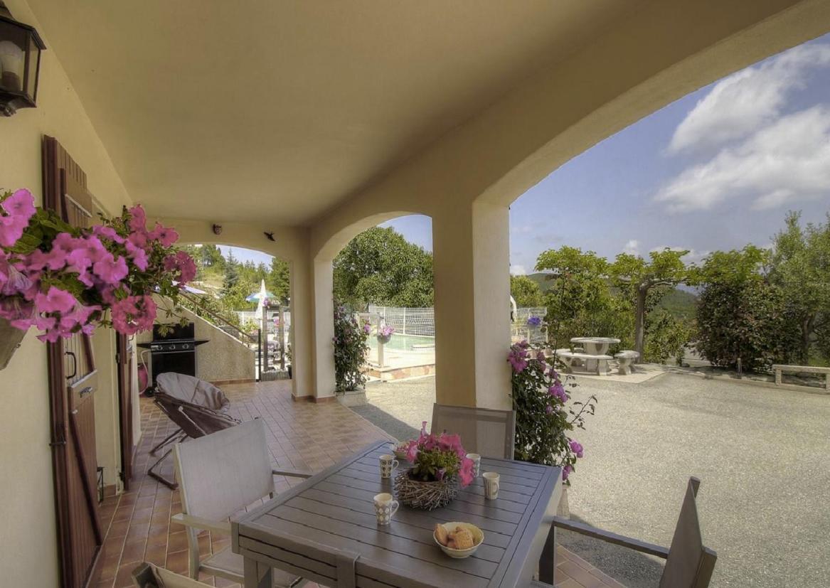 Amon Nos Otes Villa Vezzani Buitenkant foto